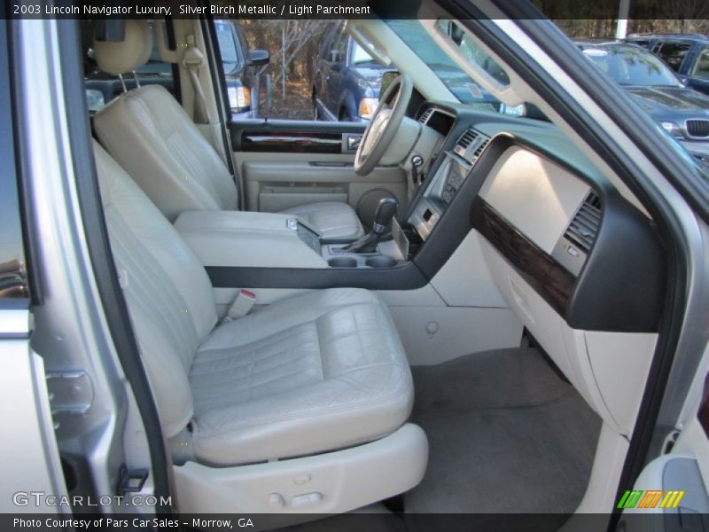Silver Birch Metallic / Light Parchment 2003 Lincoln Navigator Luxury