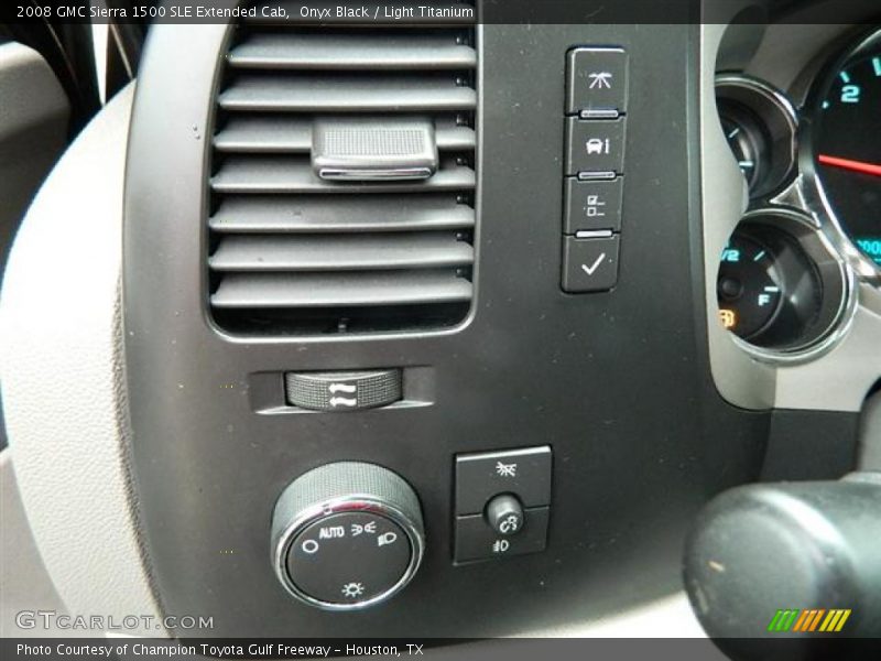 Controls of 2008 Sierra 1500 SLE Extended Cab