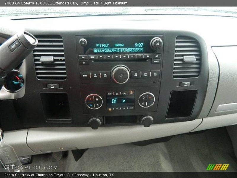 Controls of 2008 Sierra 1500 SLE Extended Cab