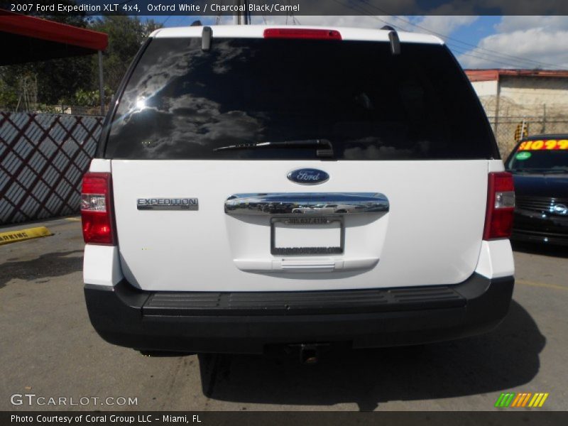 Oxford White / Charcoal Black/Camel 2007 Ford Expedition XLT 4x4