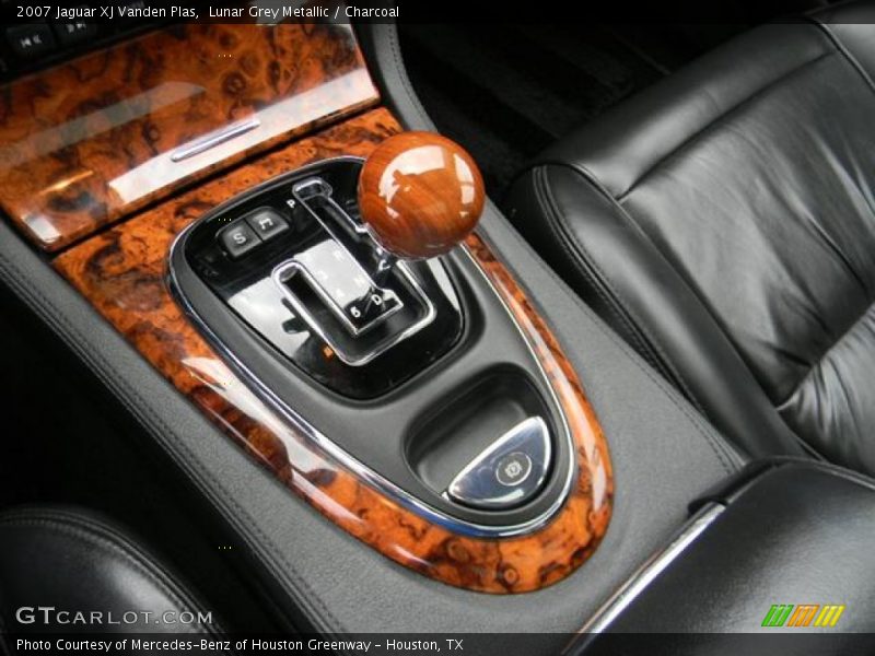  2007 XJ Vanden Plas 6 Speed Automatic Shifter