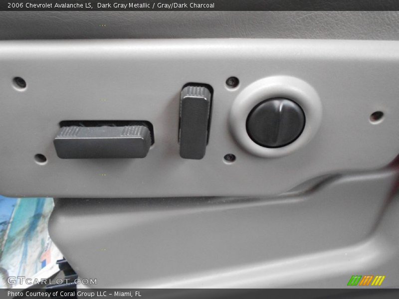 Dark Gray Metallic / Gray/Dark Charcoal 2006 Chevrolet Avalanche LS