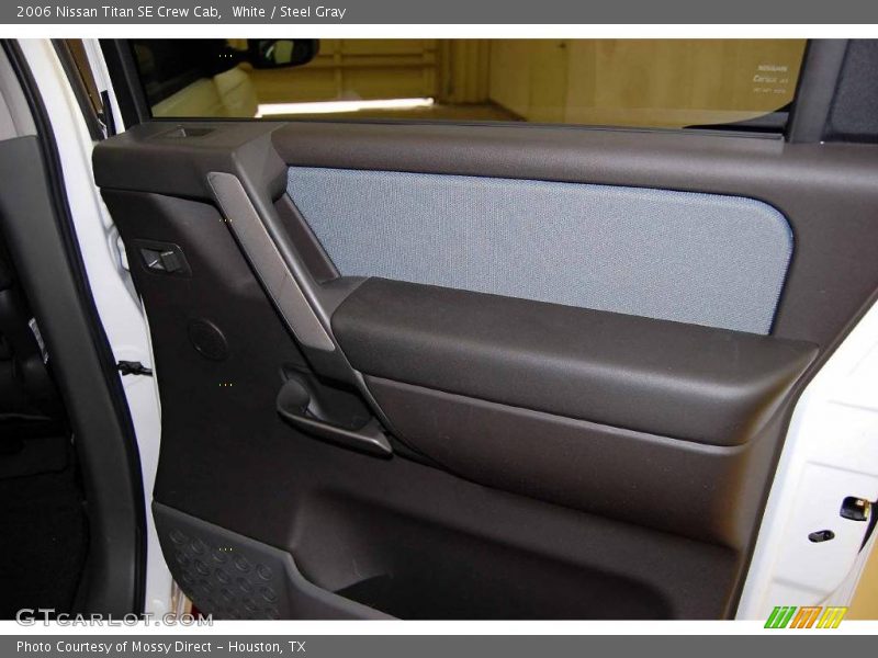 White / Steel Gray 2006 Nissan Titan SE Crew Cab