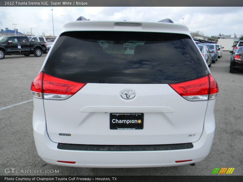 Super White / Bisque 2012 Toyota Sienna XLE