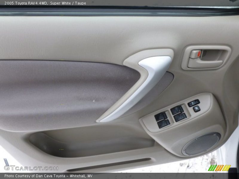 Super White / Taupe 2005 Toyota RAV4 4WD