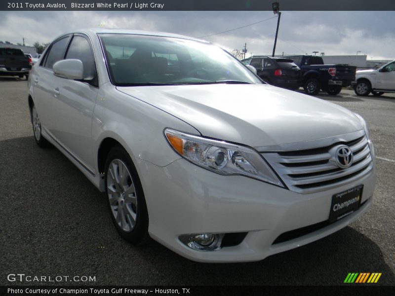 Blizzard White Pearl / Light Gray 2011 Toyota Avalon