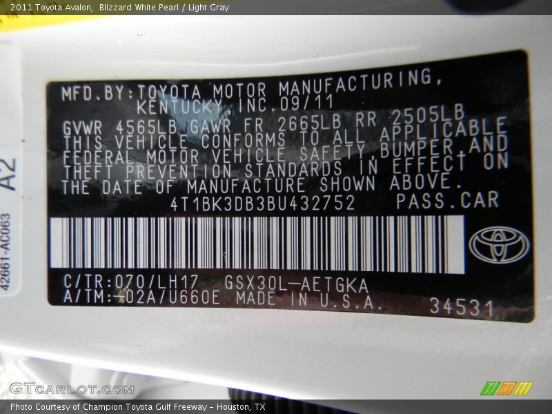 Blizzard White Pearl / Light Gray 2011 Toyota Avalon