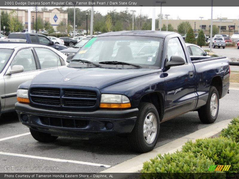 Front 3/4 View of 2001 Dakota Sport Regular Cab