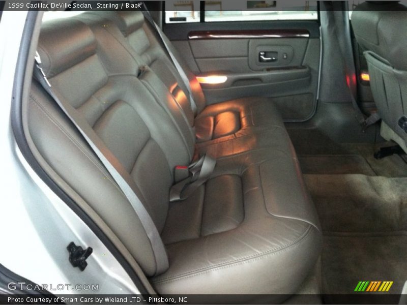 Sterling / Black 1999 Cadillac DeVille Sedan