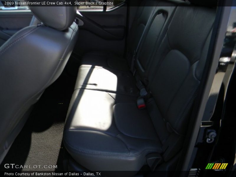 Super Black / Graphite 2009 Nissan Frontier LE Crew Cab 4x4