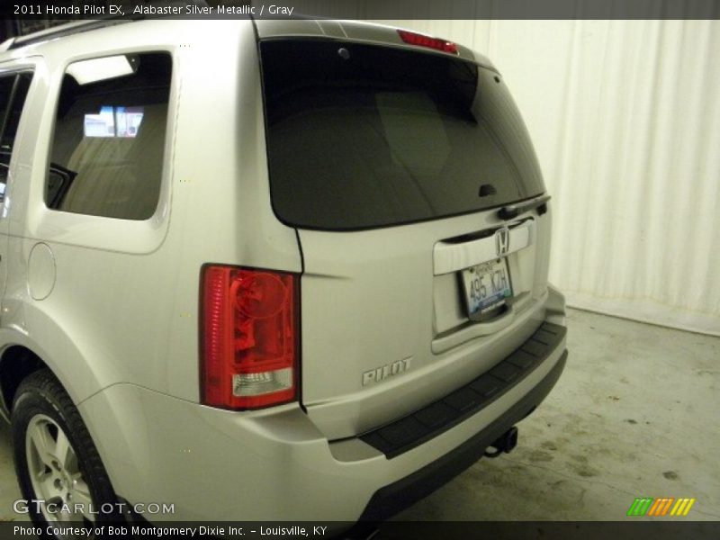 Alabaster Silver Metallic / Gray 2011 Honda Pilot EX