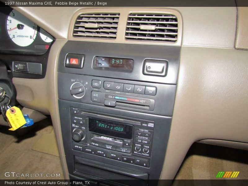Pebble Beige Metallic / Beige 1997 Nissan Maxima GXE