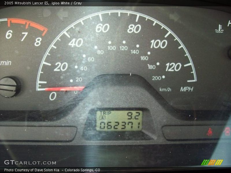 Igloo White / Gray 2005 Mitsubishi Lancer ES