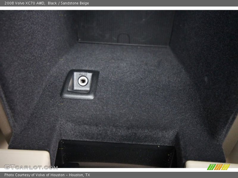 Black / Sandstone Beige 2008 Volvo XC70 AWD
