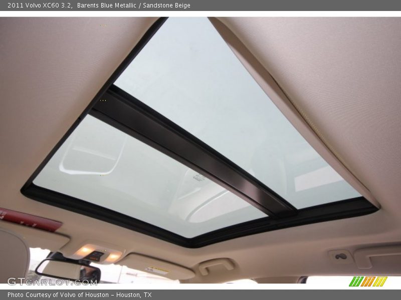 Sunroof of 2011 XC60 3.2