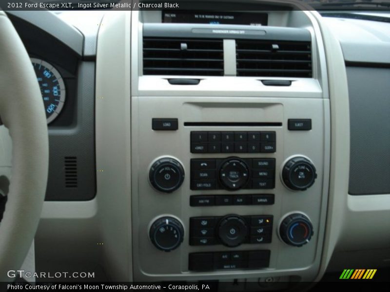 Ingot Silver Metallic / Charcoal Black 2012 Ford Escape XLT