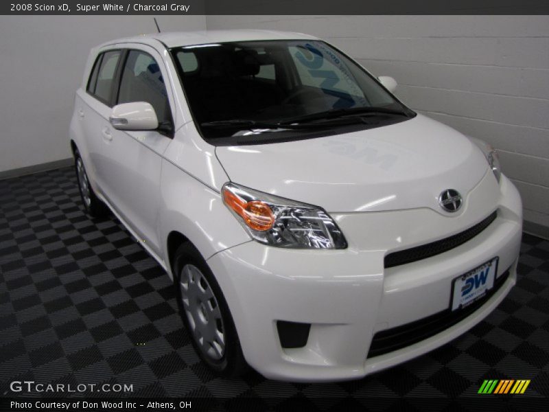 Super White / Charcoal Gray 2008 Scion xD