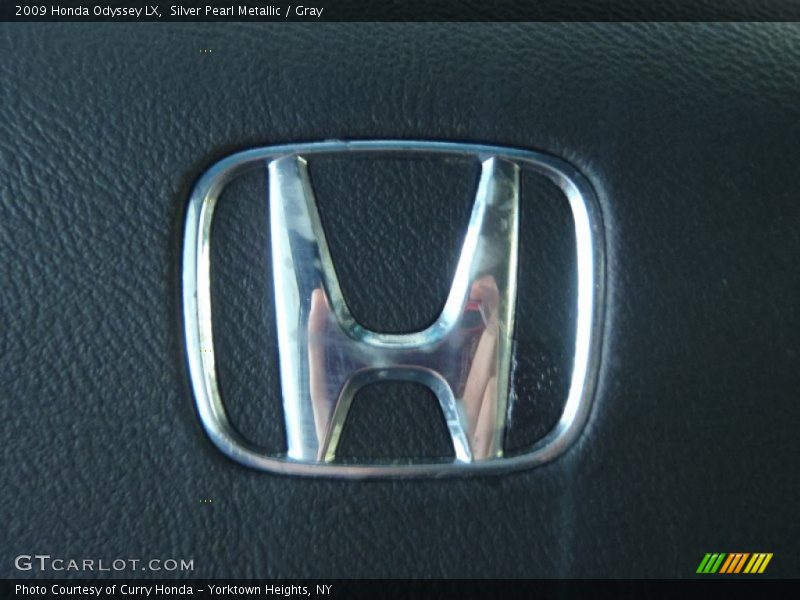 Silver Pearl Metallic / Gray 2009 Honda Odyssey LX
