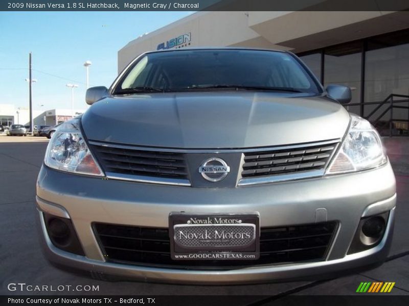 Magnetic Gray / Charcoal 2009 Nissan Versa 1.8 SL Hatchback