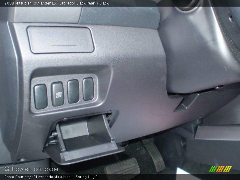Labrador Black Pearl / Black 2008 Mitsubishi Outlander ES