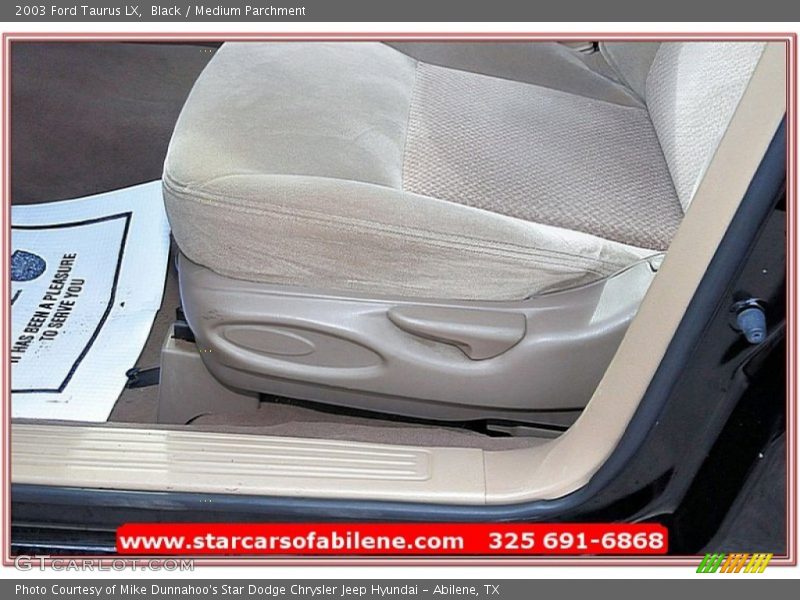 Black / Medium Parchment 2003 Ford Taurus LX