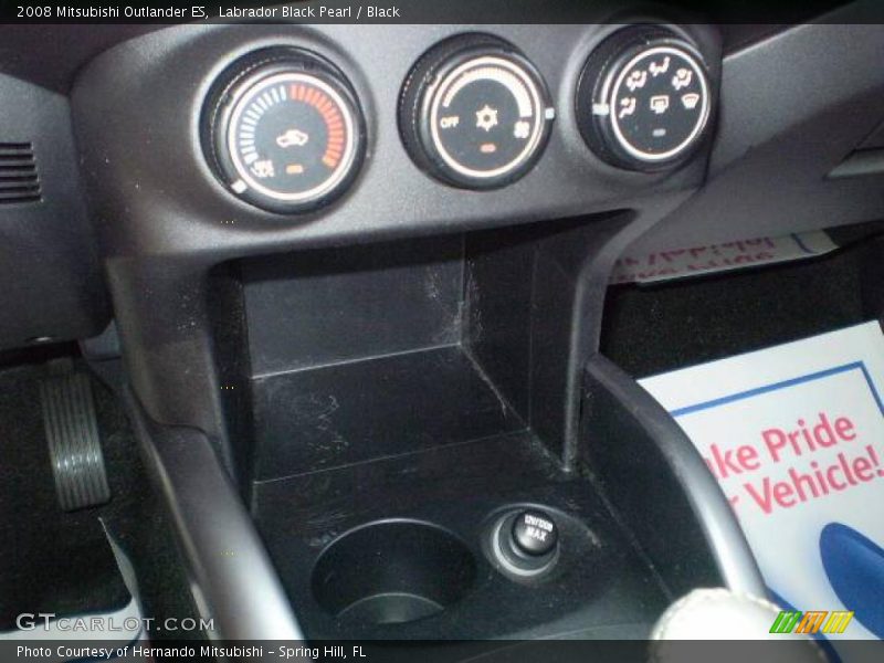 Labrador Black Pearl / Black 2008 Mitsubishi Outlander ES