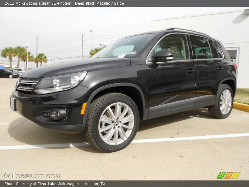 Front 3/4 View of 2012 Tiguan SE 4Motion