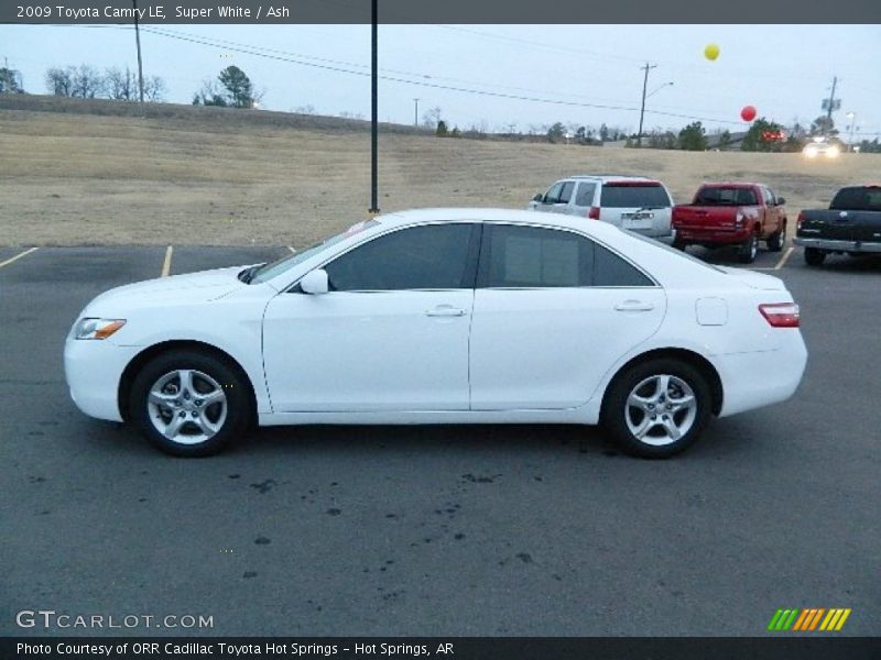 Super White / Ash 2009 Toyota Camry LE