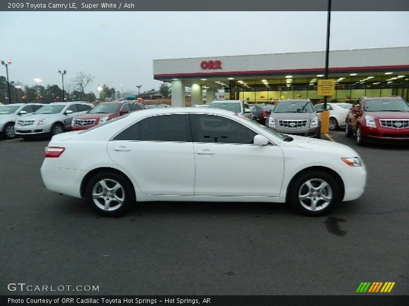 Super White / Ash 2009 Toyota Camry LE