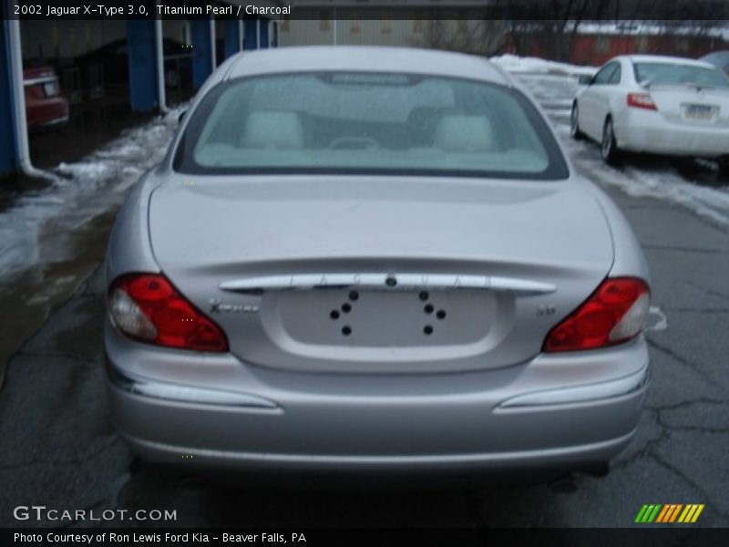 Titanium Pearl / Charcoal 2002 Jaguar X-Type 3.0