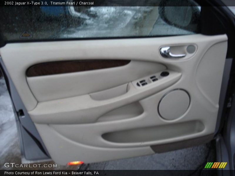 Titanium Pearl / Charcoal 2002 Jaguar X-Type 3.0