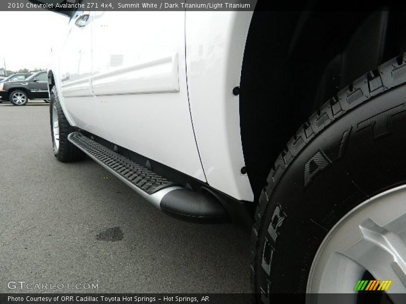 Summit White / Dark Titanium/Light Titanium 2010 Chevrolet Avalanche Z71 4x4