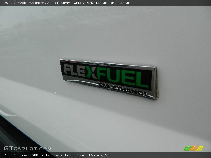 Summit White / Dark Titanium/Light Titanium 2010 Chevrolet Avalanche Z71 4x4