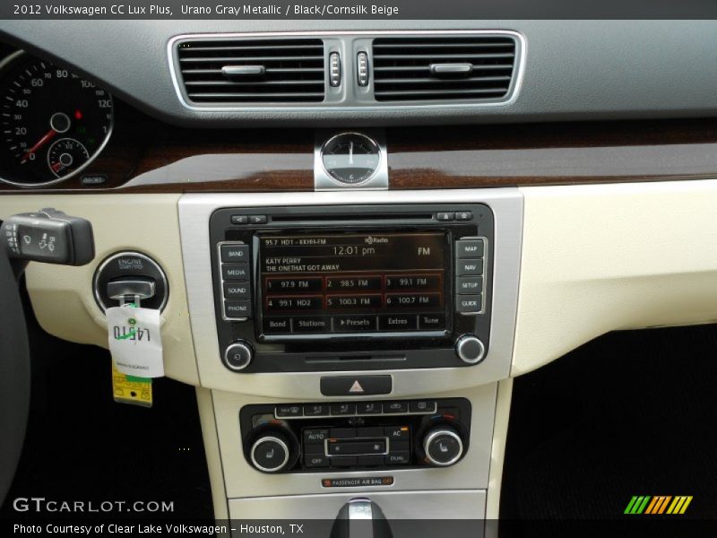 Urano Gray Metallic / Black/Cornsilk Beige 2012 Volkswagen CC Lux Plus