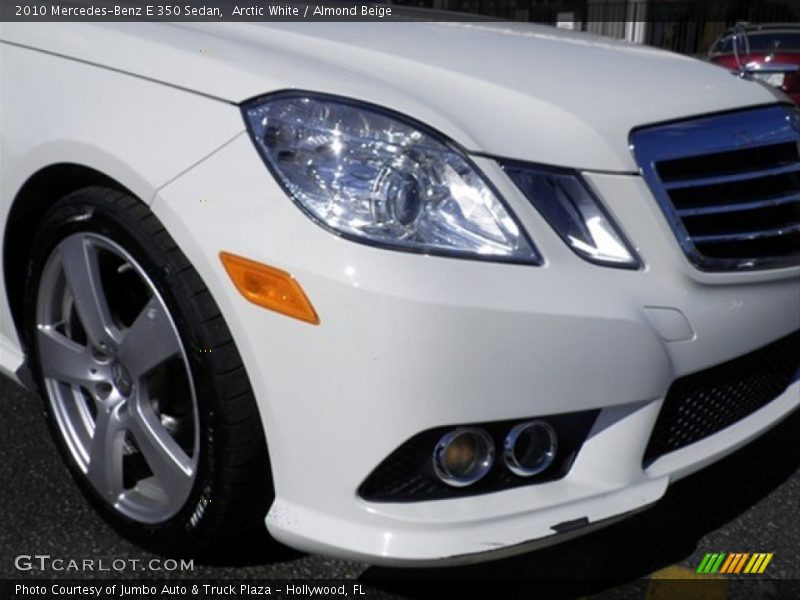 Arctic White / Almond Beige 2010 Mercedes-Benz E 350 Sedan