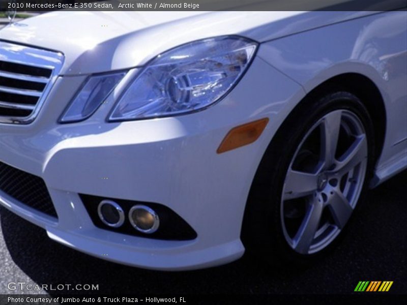 Arctic White / Almond Beige 2010 Mercedes-Benz E 350 Sedan
