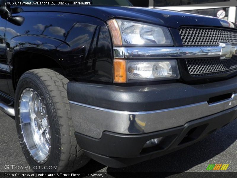 Black / Tan/Neutral 2006 Chevrolet Avalanche LS