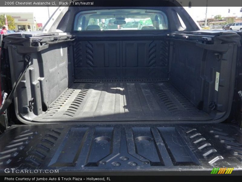 Black / Tan/Neutral 2006 Chevrolet Avalanche LS