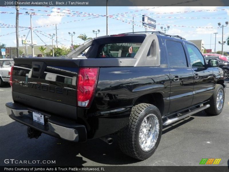 Black / Tan/Neutral 2006 Chevrolet Avalanche LS