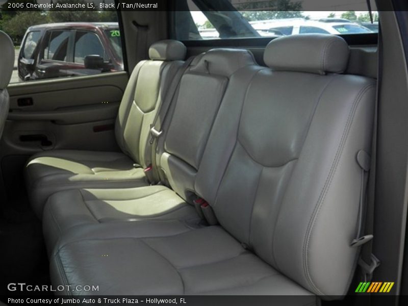 Black / Tan/Neutral 2006 Chevrolet Avalanche LS