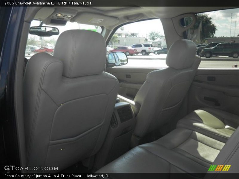 Black / Tan/Neutral 2006 Chevrolet Avalanche LS