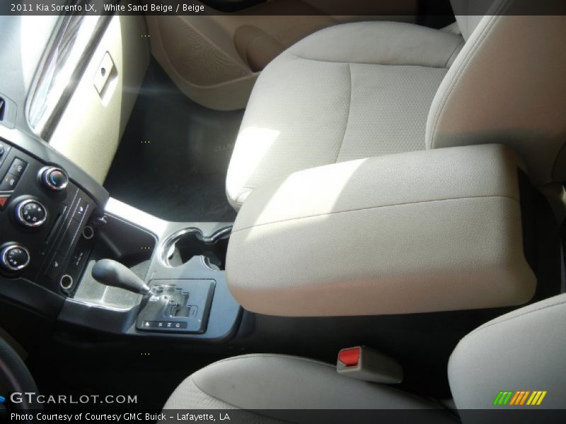 White Sand Beige / Beige 2011 Kia Sorento LX