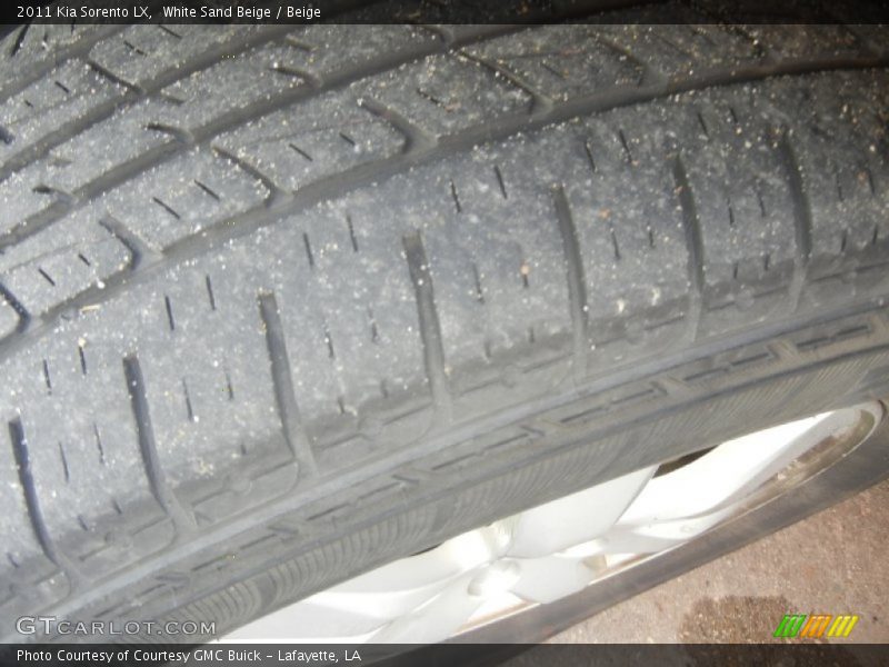 White Sand Beige / Beige 2011 Kia Sorento LX