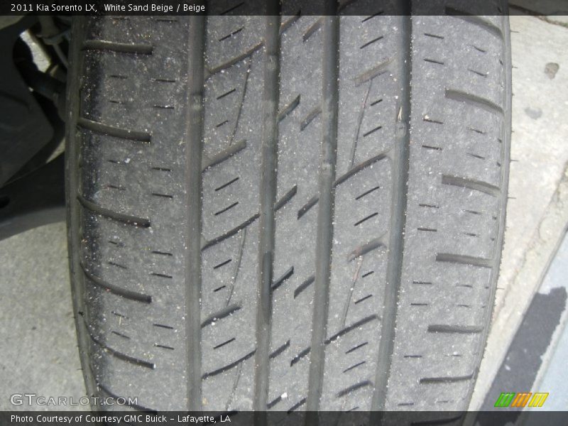 White Sand Beige / Beige 2011 Kia Sorento LX