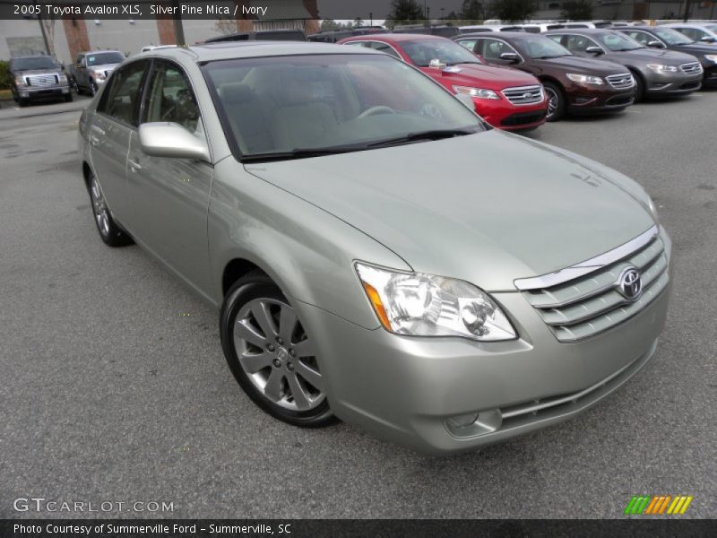 Silver Pine Mica / Ivory 2005 Toyota Avalon XLS
