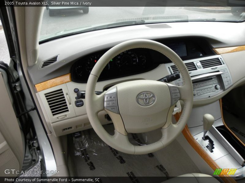 Silver Pine Mica / Ivory 2005 Toyota Avalon XLS