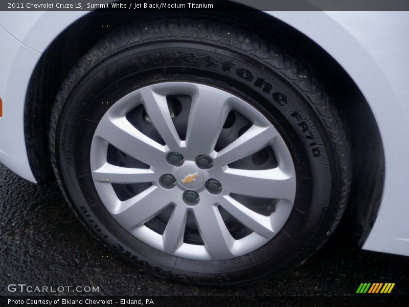 Summit White / Jet Black/Medium Titanium 2011 Chevrolet Cruze LS