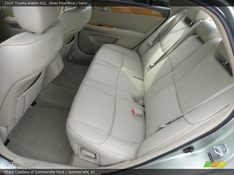 Silver Pine Mica / Ivory 2005 Toyota Avalon XLS