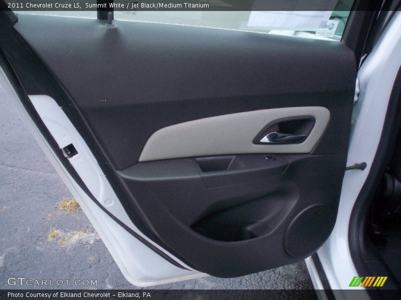 Summit White / Jet Black/Medium Titanium 2011 Chevrolet Cruze LS