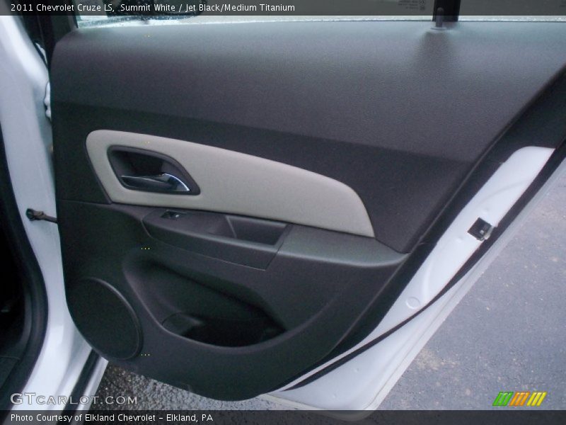 Summit White / Jet Black/Medium Titanium 2011 Chevrolet Cruze LS